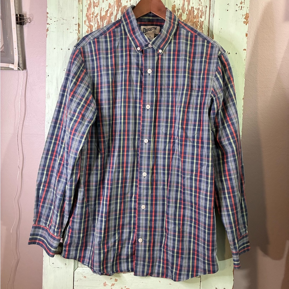 Men’s Duluth Trading blue red & green plaid button-up long sleeve shirt
